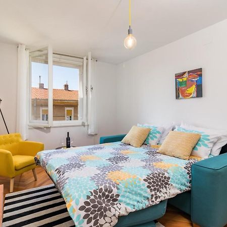 Quirky Apartment Arena With Parking Пула Екстериор снимка