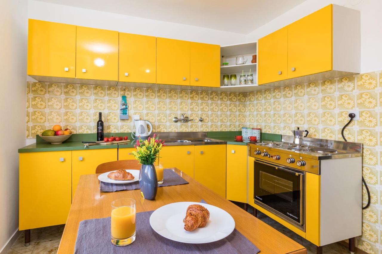 Quirky Apartment Arena With Parking Пула Екстериор снимка