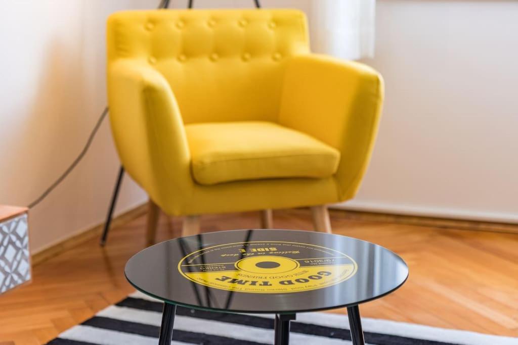 Quirky Apartment Arena With Parking Пула Екстериор снимка